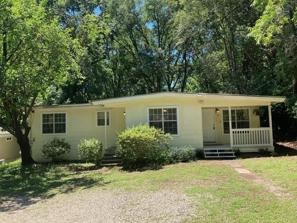 1629 Mayhew St in Tallahassee, FL - Building Photo