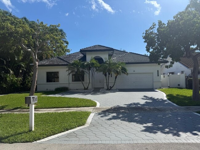 830 Bailey St in Boca Raton, FL - Building Photo - Building Photo