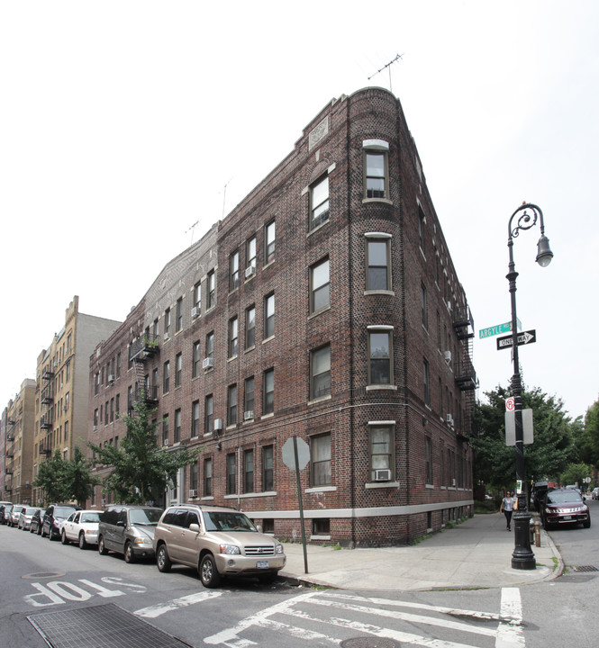 596 Argyle Rd in Brooklyn, NY - Building Photo