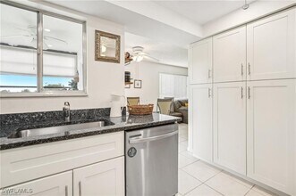 3655 Boca Ciega Dr in Naples, FL - Building Photo - Building Photo