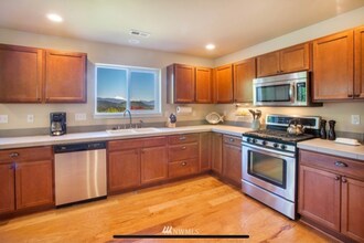 802 Panorama Ridge in Mount Vernon, WA - Building Photo - Building Photo