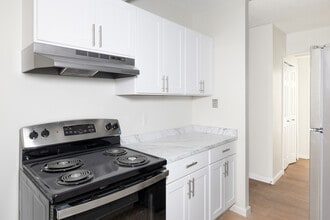 Concord Hills Apartments in Hartford, CT - Building Photo - Interior Photo