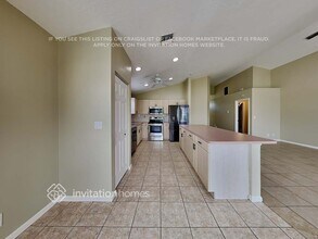 100 Derby Ln in West Palm Beach, FL - Foto de edificio - Building Photo