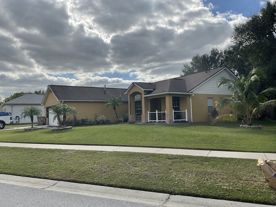 15528 Crystal Creek Ct in Clermont, FL - Foto de edificio