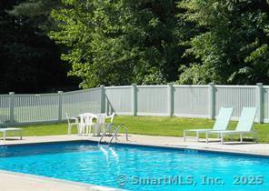 535 Greens Loop in Cheshire, CT - Building Photo - Building Photo