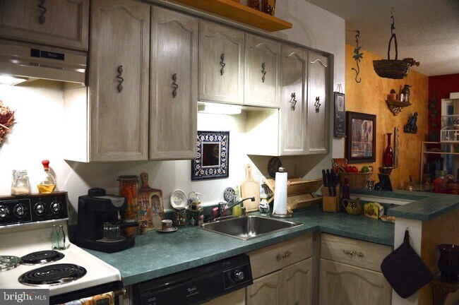 3152 Anchorway Ct-Unit -L in Falls Church, VA - Building Photo - Building Photo