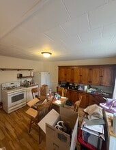 52 Everett St in Easthampton, MA - Building Photo - Building Photo