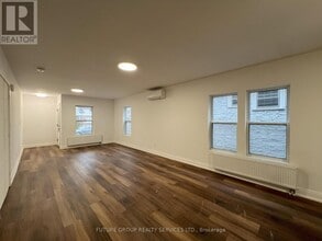 4876 Simcoe St in Niagara Falls, ON - Foto de edificio - Building Photo