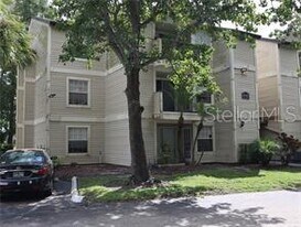 1948 Lake Atriums Cir in Orlando, FL - Building Photo