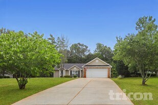 1049 Octavia Ct in Winder, GA - Building Photo