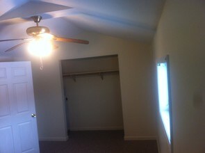 1029 W 2nd St, Unit 1 in Madison, IN - Foto de edificio - Building Photo