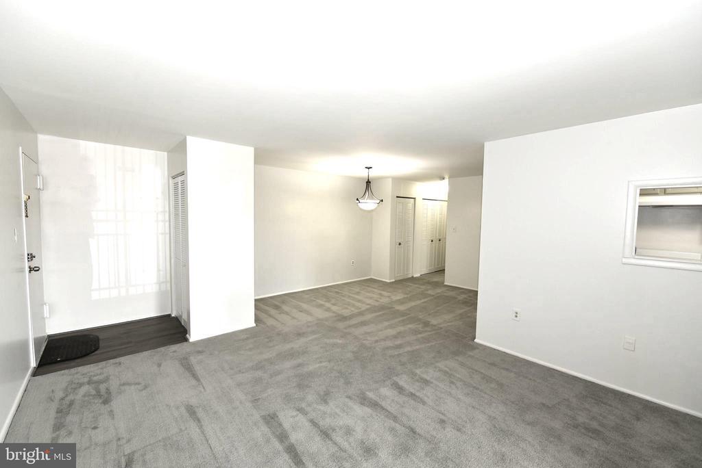 11326 Cherry Hill Rd in Beltsville, MD - Building Photo