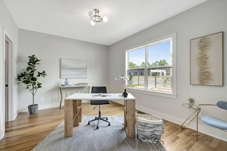 1737 14th Ave N in Nashville, TN - Building Photo - Building Photo