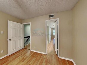7337 Kingswood Cir in Fort Worth, TX - Building Photo - Building Photo