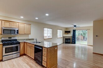 85 SW Festival Ct in Oak Harbor, WA - Building Photo - Building Photo