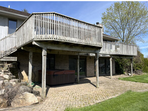 21320 Currie Rd in Northville, MI - Foto de edificio - Building Photo