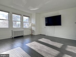 411 Burmont Rd in Drexel Hill, PA - Building Photo - Building Photo