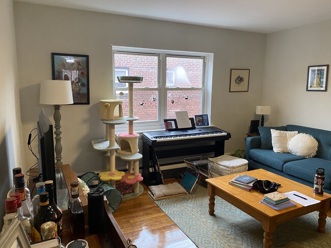 35B Symphony Rd, Unit 200 in Boston, MA - Foto de edificio - Building Photo