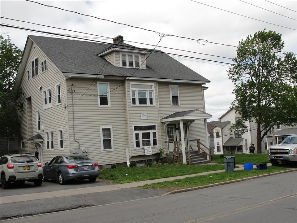 202-204 Ostrom Ave in Syracuse, NY - Building Photo