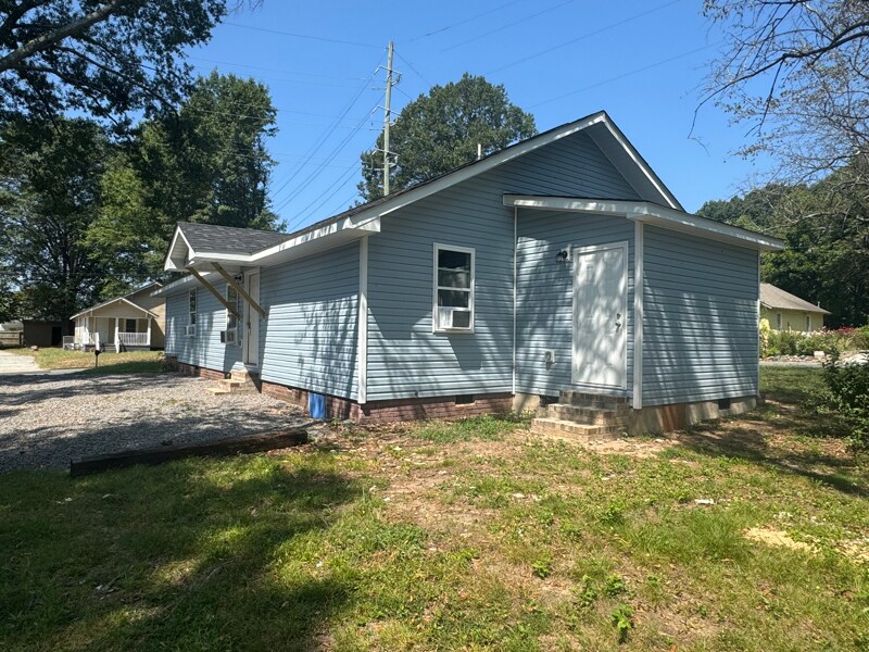 161 Cannon Ave NW in Concord, NC - Building Photo