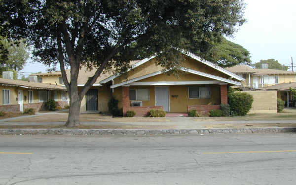 229 N Palm Ave in Rialto, CA - Building Photo - Building Photo