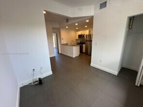 346 NW 35th St in Miami, FL - Building Photo - Building Photo
