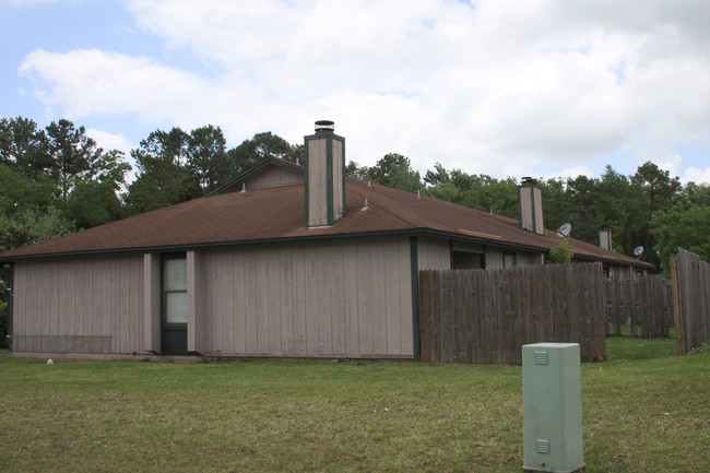 1266 Montecello Dr in Orange Park, FL - Foto de edificio - Building Photo