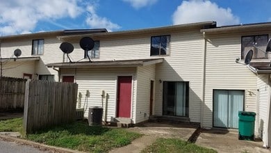 7124 Dogwood Ln in Milan, TN - Foto de edificio - Building Photo