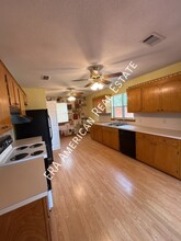 1258 E Chestnut Ave in Crestview, FL - Building Photo - Building Photo