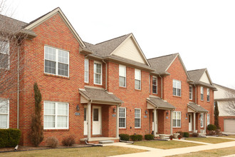 Turnberry Court in Southgate, MI - Foto de edificio - Building Photo