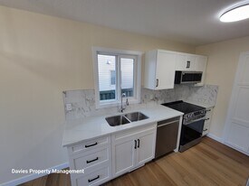 2018 Garnett Way NW in Edmonton, AB - Building Photo