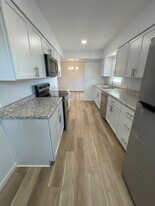 975 W 9th Ave in Marion, IA - Building Photo