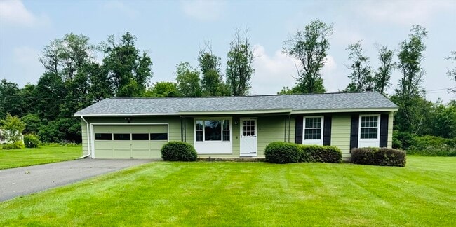31 Deane Rd in Bernardston, MA - Building Photo - Building Photo