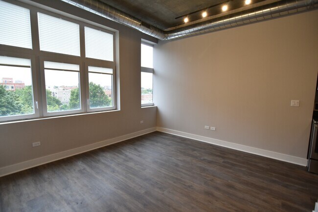 3810 N Broadway in Chicago, IL - Building Photo - Building Photo