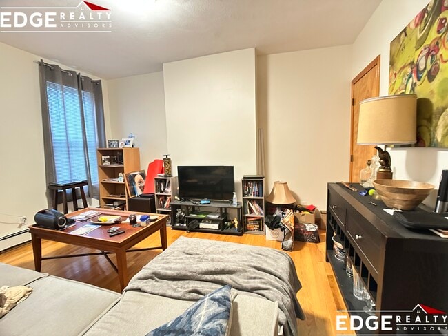 4 Dighton St, Unit 2 in Boston, MA - Building Photo - Building Photo