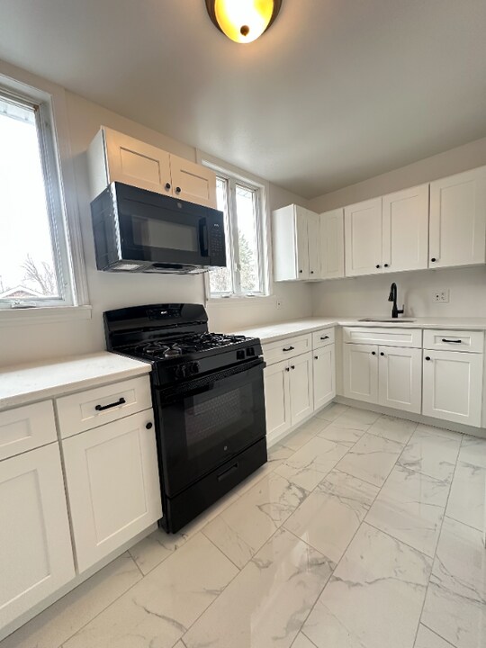 51 N Malcolm St-Unit -2 & 3rd floor duplex in Ossining, NY - Building Photo