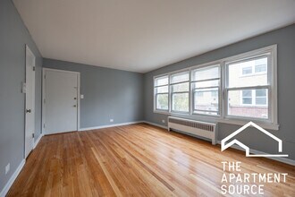 6719 N California Ave in Chicago, IL - Foto de edificio - Building Photo