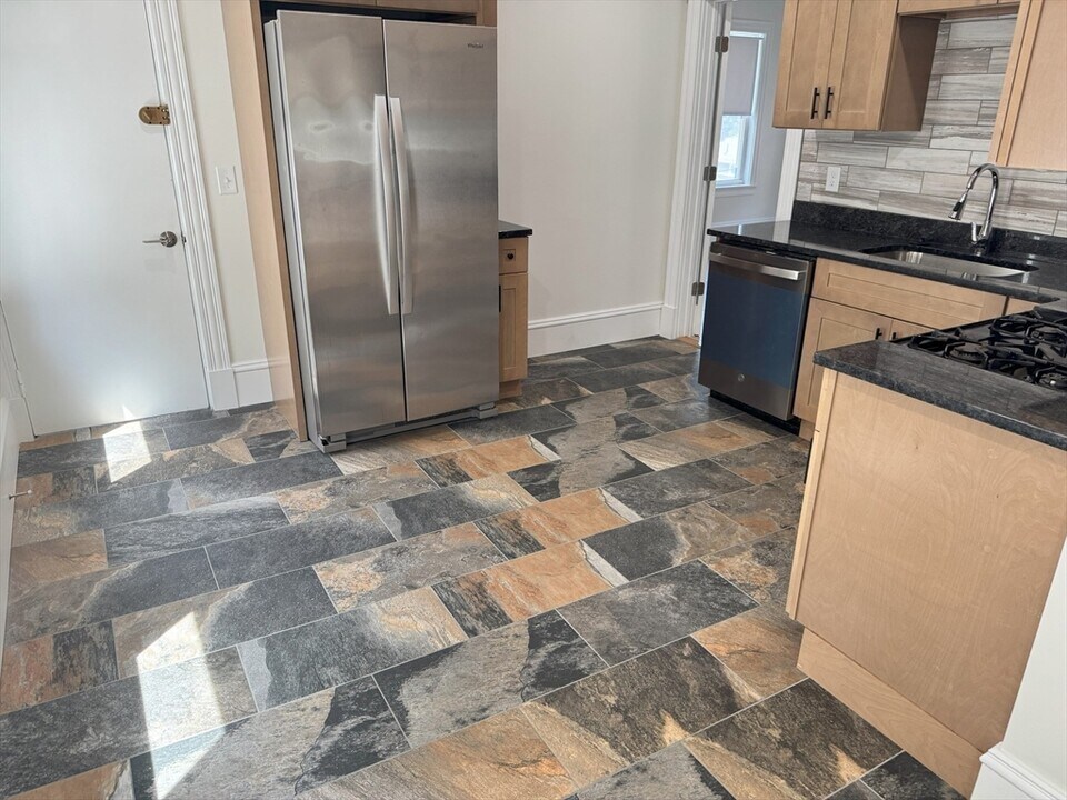 38 Willow Ave in Somerville, MA - Foto de edificio