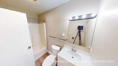 403 E Park St-Unit -22 in Marquette, MI - Foto de edificio - Building Photo