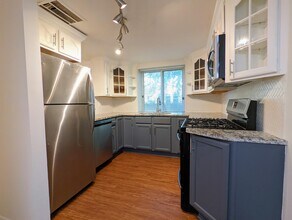 737 Ridge Ave in Evanston, IL - Building Photo - Building Photo