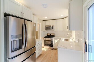 1517 W Saratoga St in Ferndale, MI - Building Photo - Building Photo