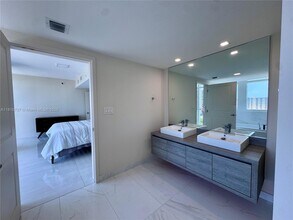 400 Sunny Isles Blvd, Unit 1408 in Sunny Isles Beach, FL - Building Photo - Building Photo