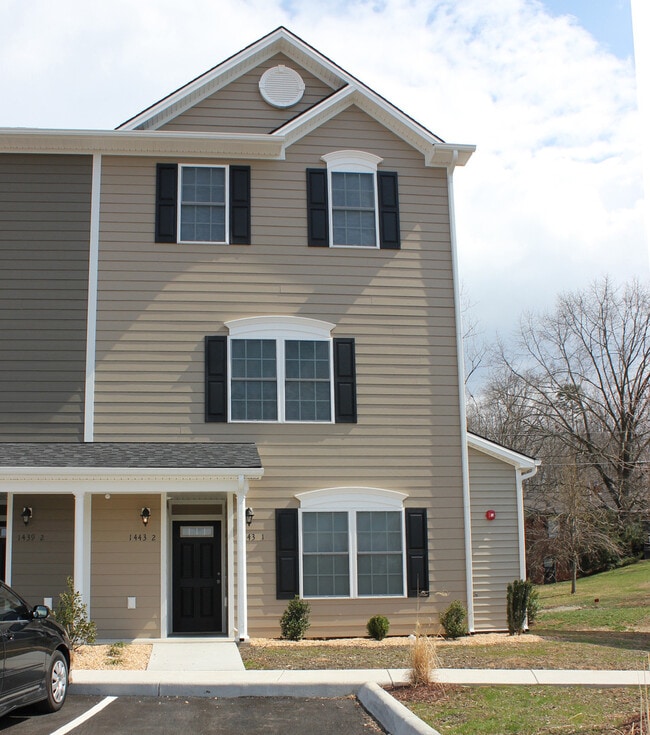 property at 1443 Taylor Grove Ln