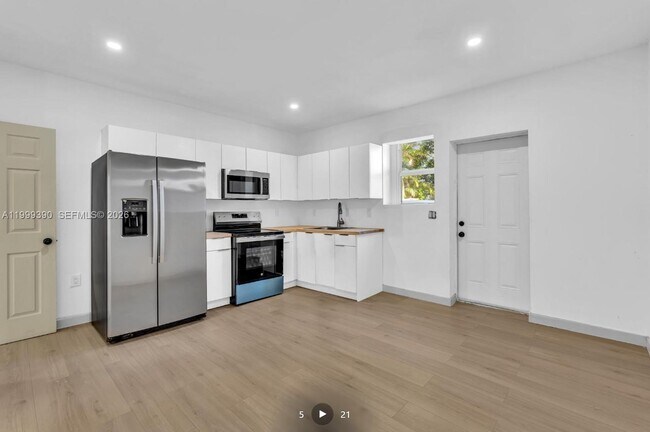 709 SW 4th Ct in Fort Lauderdale, FL - Building Photo - Building Photo