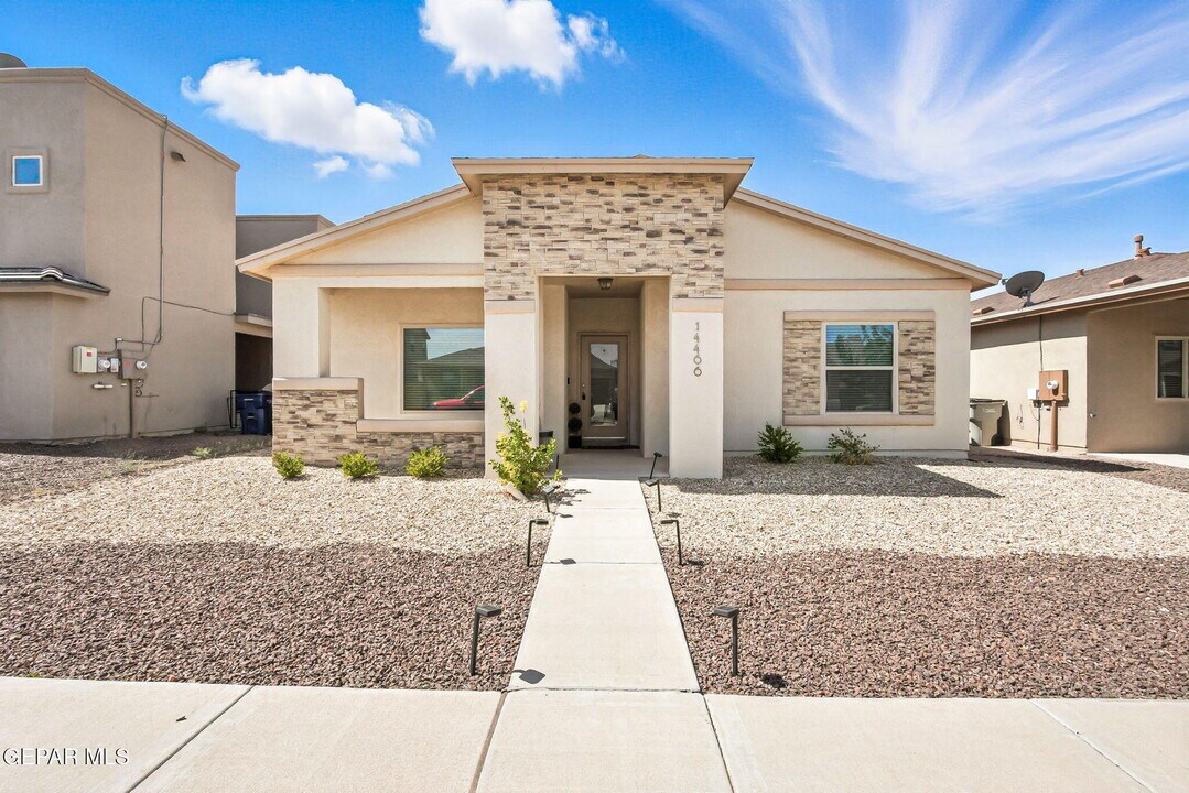 14466 Alyssa Marie in El Paso, TX - Building Photo