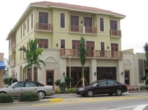 868 5th Ave S in Naples, FL - Building Photo - Building Photo