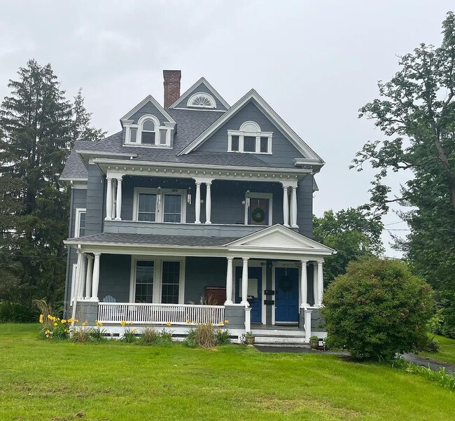 188 Lovely St, Unit # 1 First Floor in Unionville, CT - Building Photo - Building Photo
