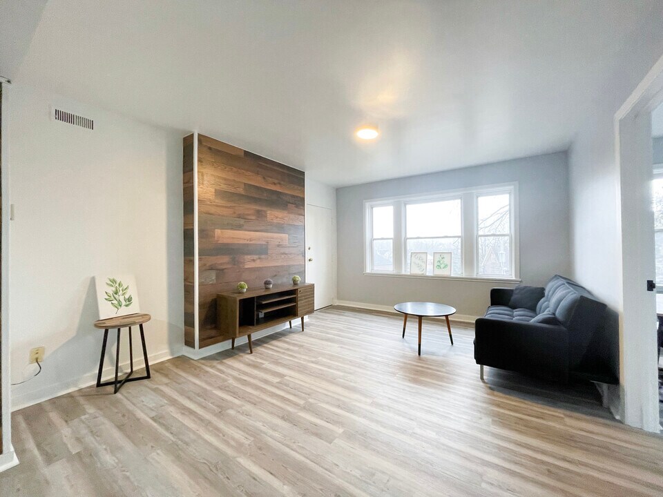 5735 Hobart St, Unit Apt 2 in Pittsburgh, PA - Building Photo