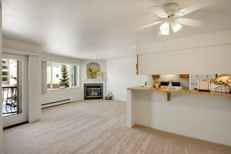 La Maisonnette in Anchorage, AK - Building Photo - Building Photo