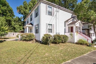 711 W Blount St in Pensacola, FL - Foto de edificio - Building Photo